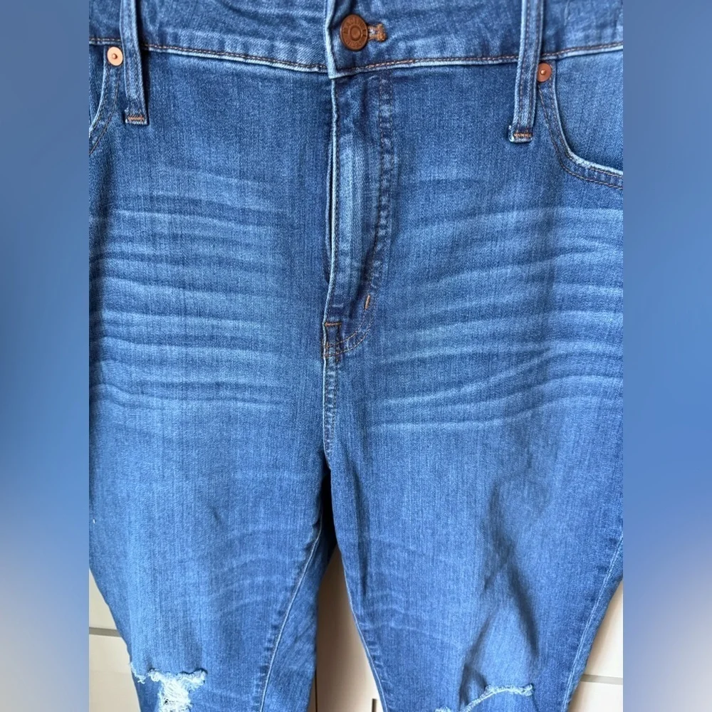 EUC Madewell Curvy High-Rise Distressed Skinny Crop Jeans SZ 34P (14-16)